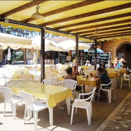 Mobilheim Am In Der Toskana In Der Naehe Von By Interhome * Βιαρέτζιο